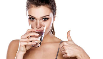 Beber agua durante la Dieta de la Luna